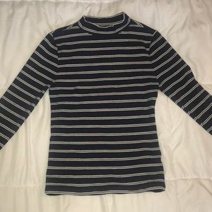 Long sleeved Turtleneck